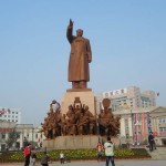 毛沢東の銅像