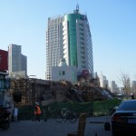 瀋陽北オフィス街建造物の解体風景
